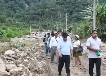 El gobernador Humberto Sánchez en su paso por Villa Tunari. Foto: Captura Gobernación de Cochabamba.