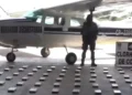 La avioneta y la droga incautada/Captura de pantalla
