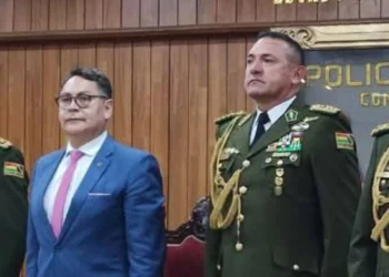 El exviceministro Aguilera y el general Russo en un acto pasado. (Archivo)