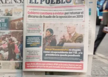 Una edición impresa anterior del periódico Ahora el Pueblo. Foto: AEP.