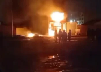 Los vecinos incendiaron parte de una casa/Captura de video