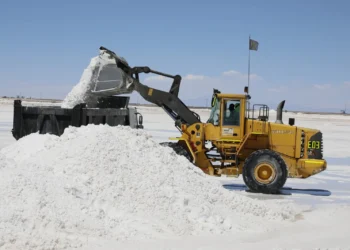 El Salar de Uyuni  es uno de los mayores reservorios de litio en el planeta. (ABI)