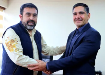 Oscar Justiniano, nuevo ministro de Medio Ambiente, junto a la autoridad saliente, Álvaro Ruiz. Foto: MMyA.