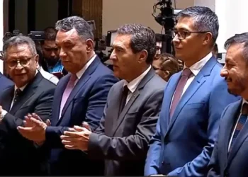 Los nuevos ministros durante la gestión de Rodrigo Paz. Foto: Captura Bolivia Tv.