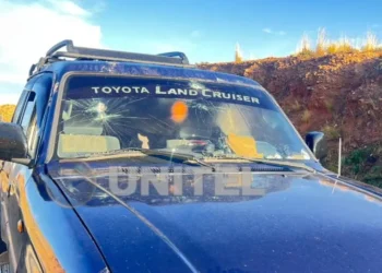 El vehículo que fue atacado por los contrabandistas/RRSS