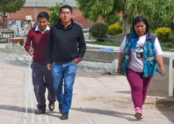 Se colocaron lozas podotáctiles para las personas ciegas/AMUN