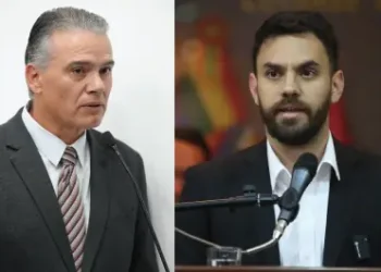 El viceministro Ernesto Justiniano y el exministro Eduardo del Castillo.