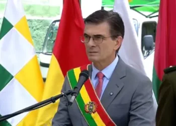 El presidente Rodrigo Paz participa del acto de graduación de los nuevos oficiales de la Policía Boliviana.
