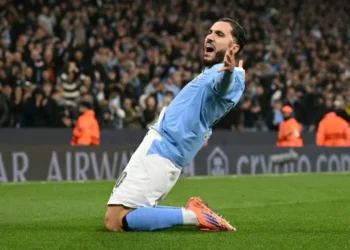 El jugador del Manchester City Rayan Cherki celebra un gol ante el Borussia Dortmund. (FOTO: AFP)