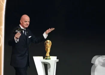 El presidente de la FIFA, Gianni Infantino, habla durante el sorteo de la Copa Mundial de Fútbol 2026. (FOTO: AFP)