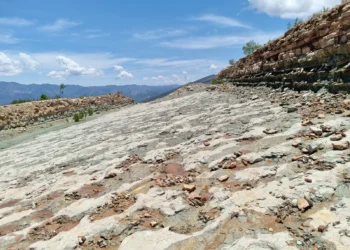 Las huellas aún no identificadas de Hacienda Loma, en Torotoro. Foto Rubén Atahuichi