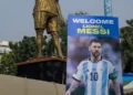 Estatua de Lionel Messi en India. (AFP)