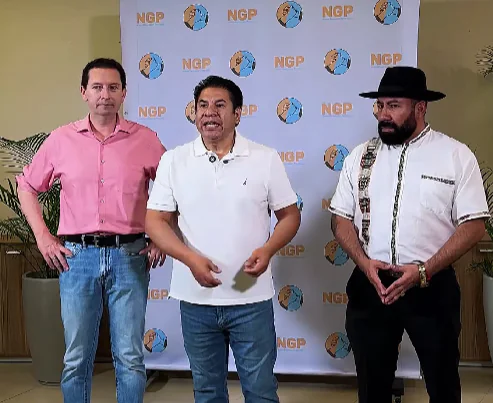 Édgar Uriona, líder de NGP y sus candidatos en Cochabamba.
Foto: Captura.