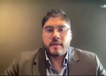 El viceministro de Fomento al Turismo Sostenible, Andrés Aramayo en entrevista con La Razón Radio.