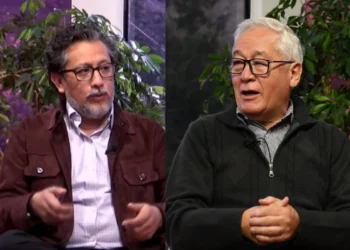 los economistas Antonio Saravia y Alberto Bonadona en Piedra, Papel y Tinta de La Razón.