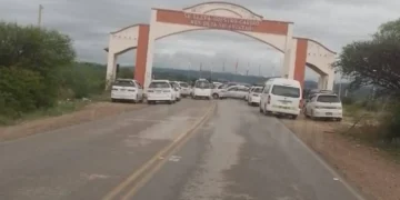 Bloqueo del sector de transporte de Uriondo inició este lunes bloqueos en los accesos al Valle de la Concepción. Foto: RRSS Play Noticias.