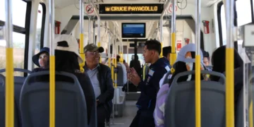El Tren Metropolitano brinda servicio en Cochabamba. Foto: Ministerio de Obras Públicas.