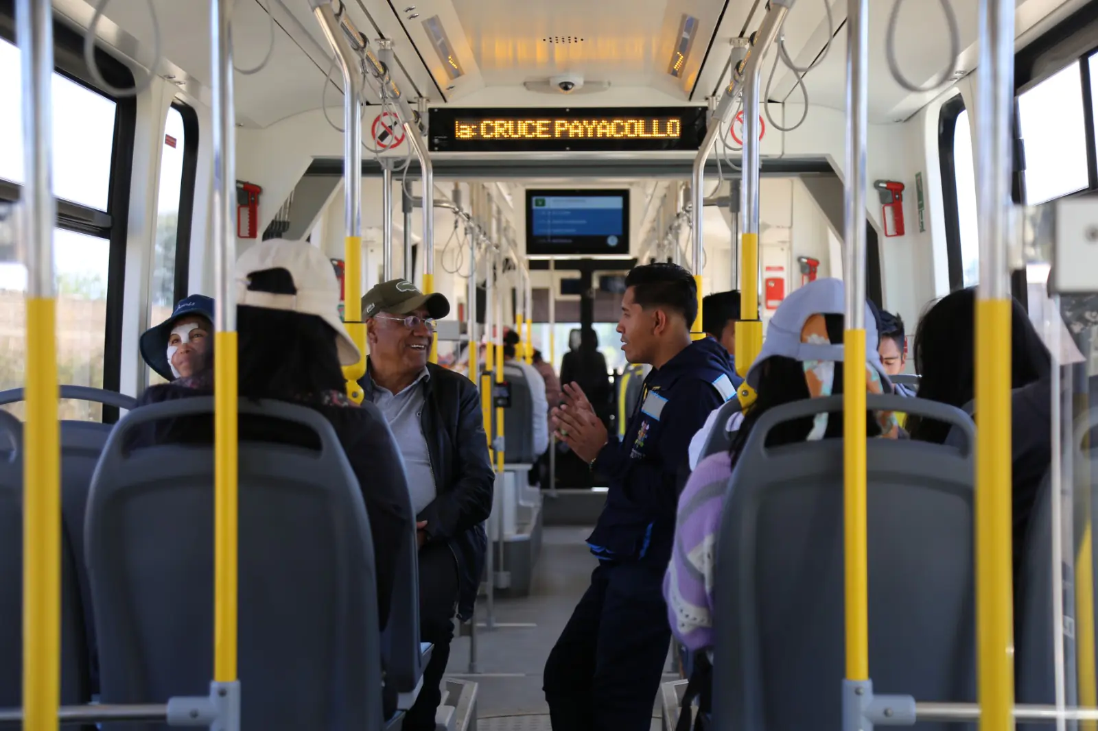El Tren Metropolitano brinda servicio en Cochabamba. Foto: Ministerio de Obras Públicas.