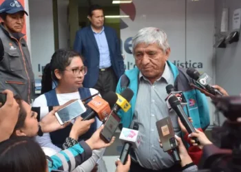 El alcalde de La Paz, Iván Arias, en conferencia de prensa. FOTO: GAMLP