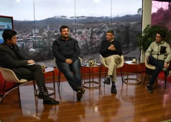 Los analistas Carlos Saavedra, Ricardo Paz y Manuel Mercado en Piedra, Papel y Tinta de La Razón.
