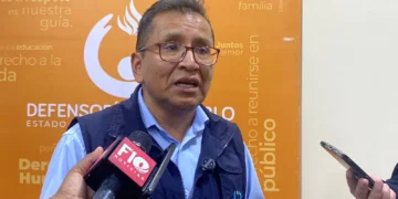 El defensor del Pueblo, Pedro Callisaya en conferencia de prensa.
Foto: Defensoría del Pueblo.