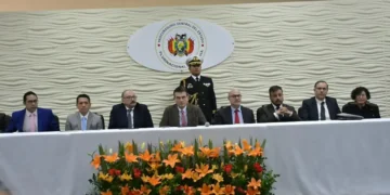 Presentación de la Comisión de la Verdad de Hidrocarburos. Foto: APG.