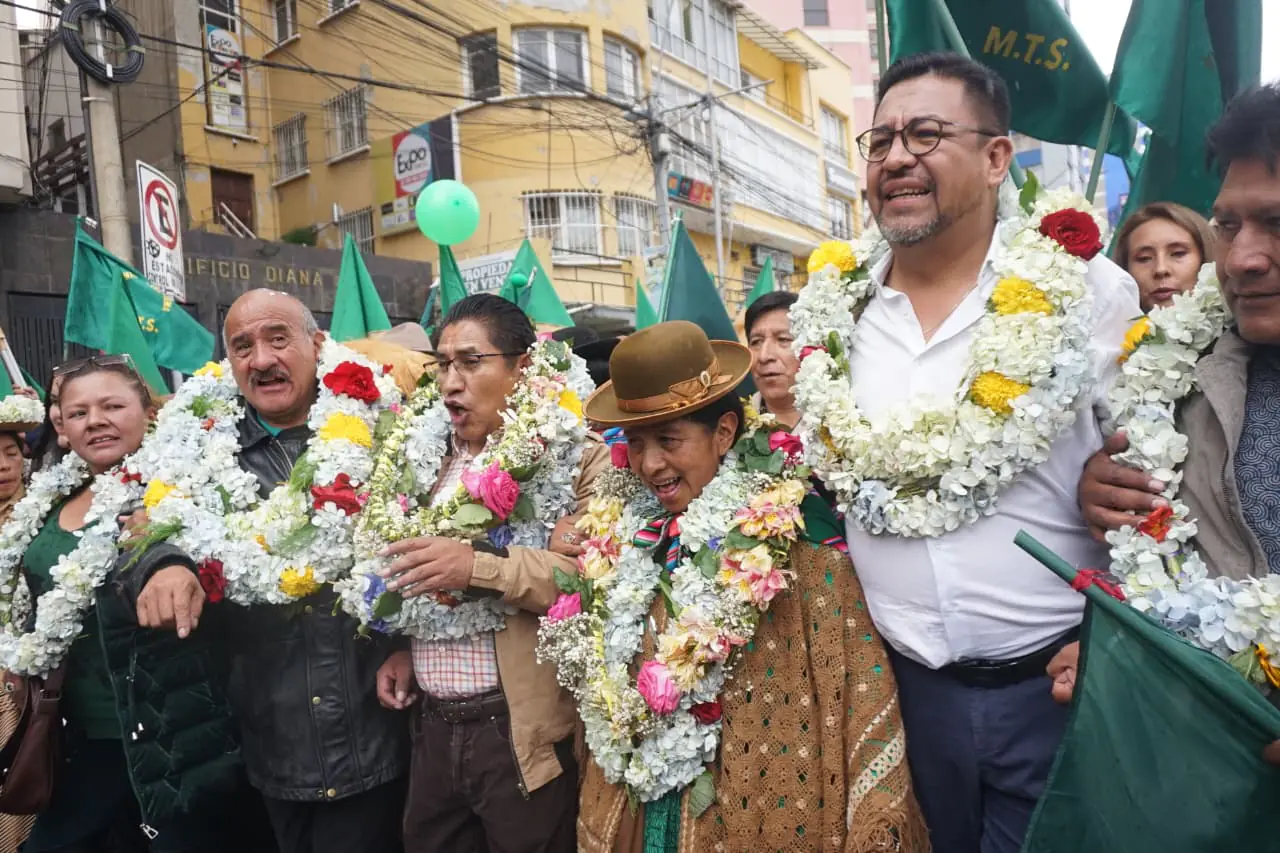 Los tres candidatos del MTS a las subnacionales en La Paz.
Foto: APG