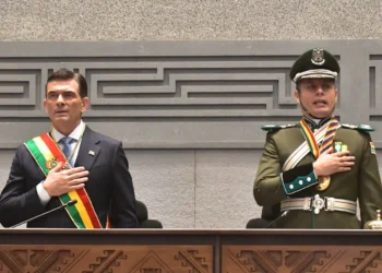 El presidente Rodrigo Paz y el vicepresidente Edmand Lara.
Foto: Archivo
