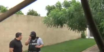 La Policía llegó al lugar y encontró un cargamento de droga/Captura de video
