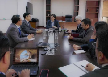 El ministro Mauricio Zamora se reunió con representantes de ONU-Hábitat. Foto: Ministerio de Obras Públicas.