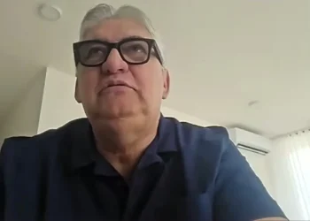 Humberto Roca, expresidente de la extinta aerolínea Aerosur en entrevista con Piedra, Papel y Tinta de La Razón.