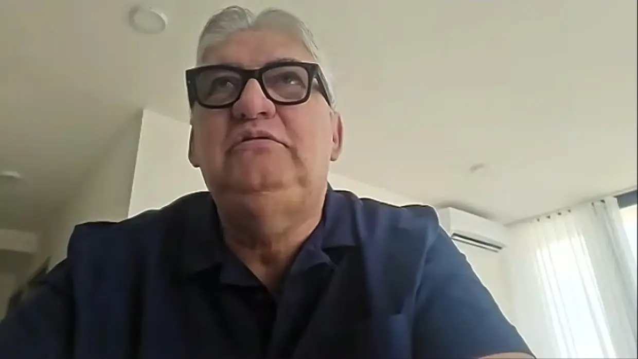Humberto Roca, expresidente de la extinta aerolínea Aerosur en entrevista con Piedra, Papel y Tinta de La Razón.