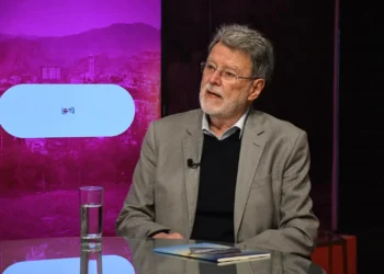 El geólogo y exministro de Estado Jaime Villalobos en entrevista con Piedra, Papel y Tinta de La Razón.
