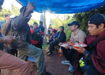 El vicepresidente Edmand Lara se reúne con la población en Tarija. (Foto: Tarija hoy)