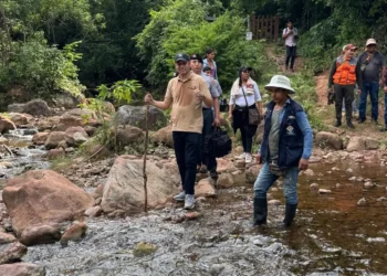 El vicepresidente Edmand Lara en la reserva forestal de Tariquía (Foto: Vicepresidencia)