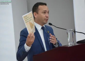 El presidente del TSJ, Romer Saucedo, participa de un acto institucional en La Paz. (Foto: TDJ La Paz).