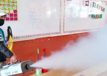 Se fumigan las aulas en varios colegios en la Periférica/AMUN