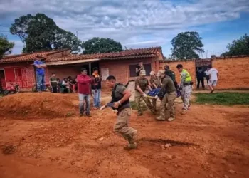 La Policía retira el cuerpo de la víctima/RRSS