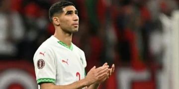 Achraf Hakimi durante el partido ganado con Marruecos ante Zambia en la fase de grupos de la Copa de África. (FOTO: AFP)