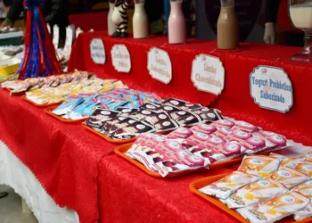 El desayuno escolar en el municipio de La Paz está garantizado. FOTO: GAMLP