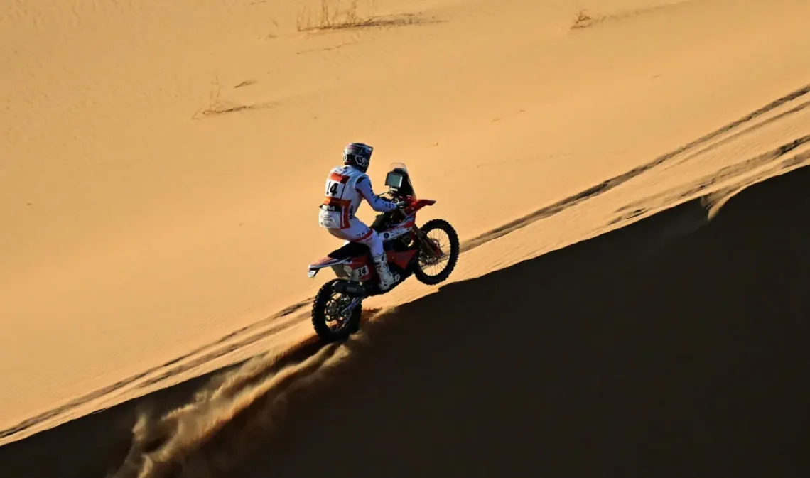 El piloto sudafricano Michael Docherty durante la 8ª etapa del Rally Dakar, alrededor de Wadi ad-Dawasir. (FOTO: AFP)