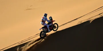 El piloto sudafricano Michael Docherty durante la 8ª etapa del Rally Dakar, alrededor de Wadi ad-Dawasir. (FOTO: AFP)