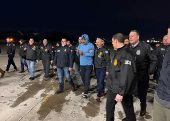 Nicolás Maduro, tras bajar del avión en el que llegó a Nueva York, EEUU.