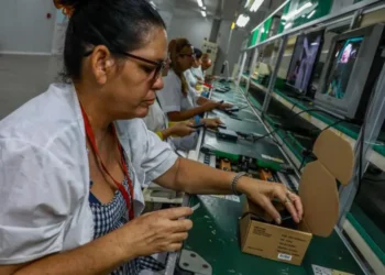 El uso de la electricidad en Cuba es precario. Imagen del diario Granma