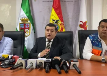 Fernández en conferencia de prensa