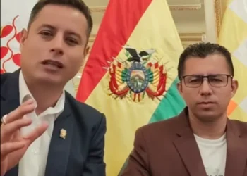 El vicepresidente Edmand Lara y su asesor Freddy Vidovic.
Captura RRSS