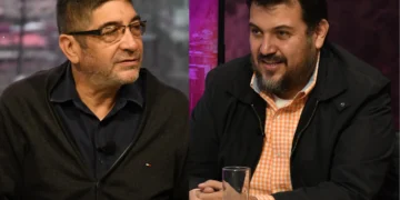 los analistas políticos, Ricardo Paz y Carlos Saavedra en Piedra, Papel y Tinta de La Razón. Fotos: Oswaldo Aguirre.