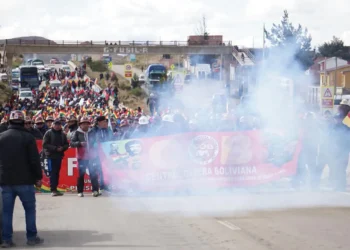 La marcha inició en Calamarca y partió hacia la ciudad de La Paz. Foto: APG.