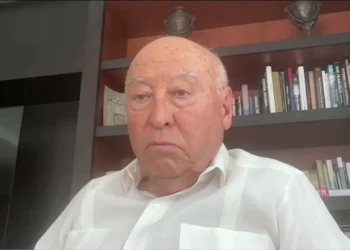 el expresidente ejecutivo de la CAF Enrique García, en Piedra, Papel y Tinta de La Razón.