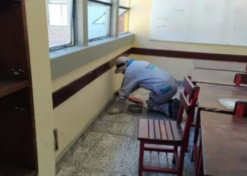 Trabajo de refacción en una escuela. Foto: AMUN.